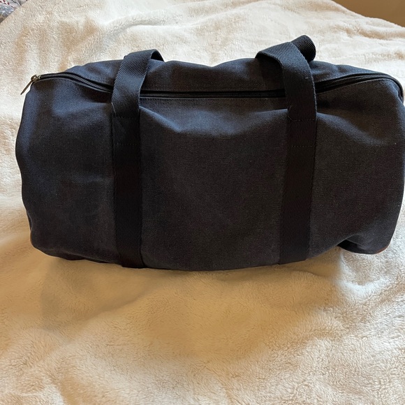 Thirty One Duffle - New with tags! - Picture 2 of 5